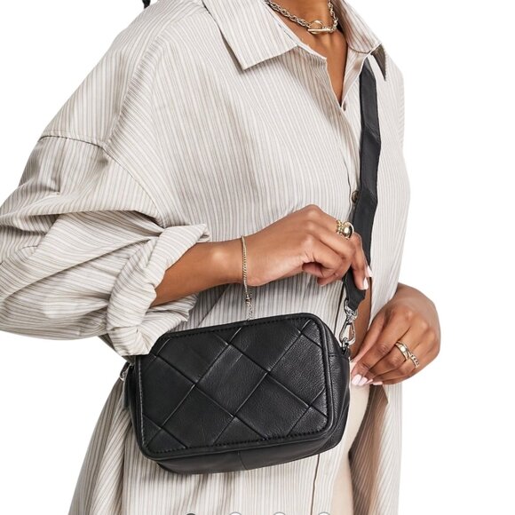 ASOS Design Black Leather Quilted Crossbody Camera Bag - Picture 1 of 8